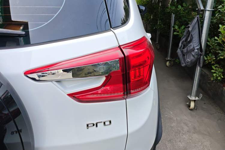 Used BYD Yuan Pro 2023 401 km Deluxe Version Exterior 6