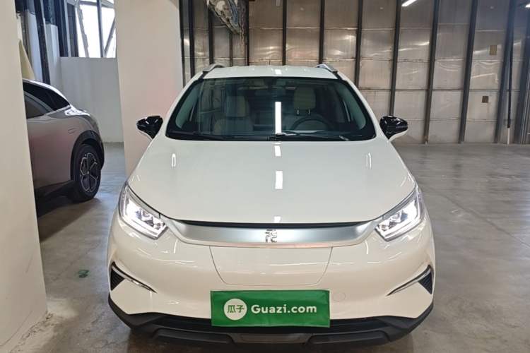 Used BYD Yuan Pro 2023 320KM Luxury Version Front