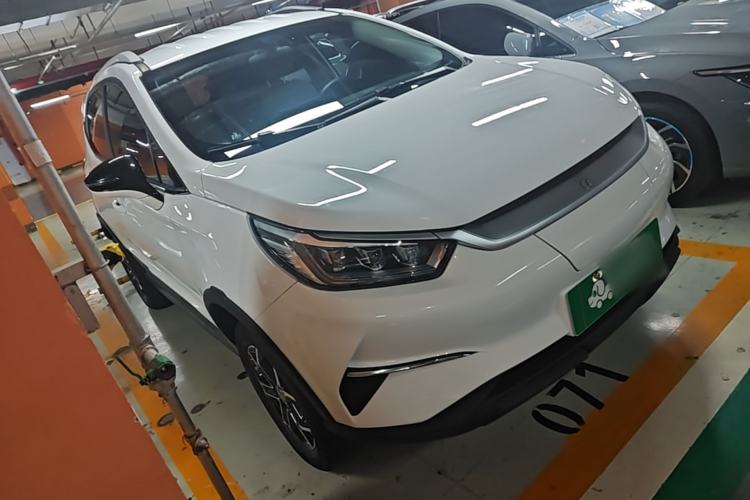 Used BYD Yuan Pro 2023 401KM Luxury Version Front Right 45 Deg