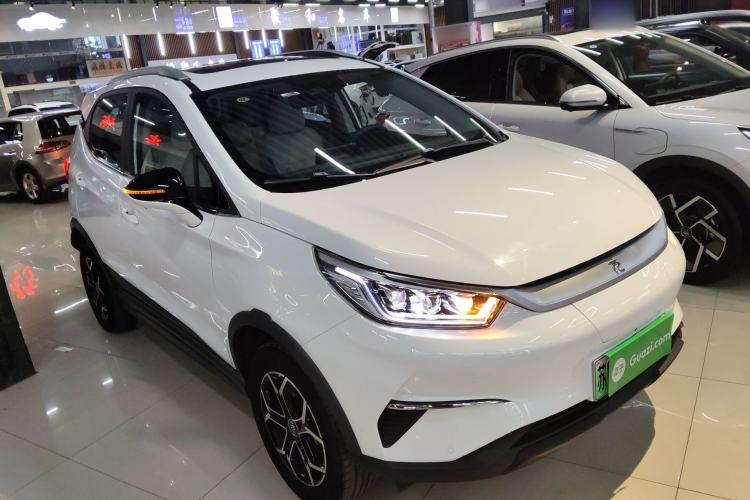 Used BYD Yuan Pro 2023 401 km Deluxe Version Front Right 45 Deg