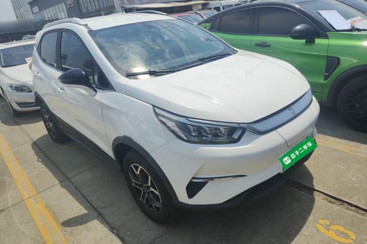 Used BYD Yuan Pro 2023 401KM Luxury Version Front Right 45 Deg