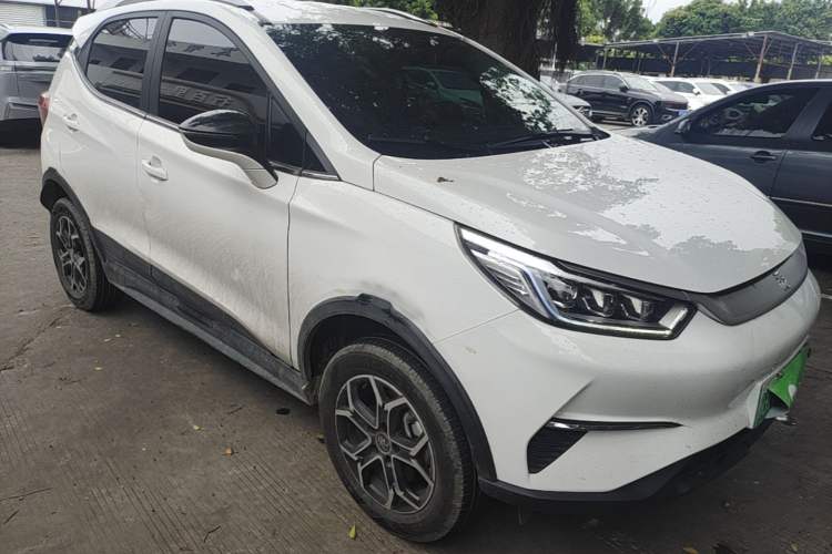 Used BYD Yuan Pro 2023 401KM Luxury Version Front Right 45 Deg