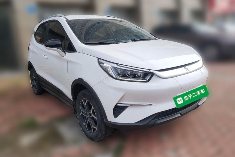 Used BYD Yuan Pro 2023 401KM Luxury Version Front Right 45 Deg