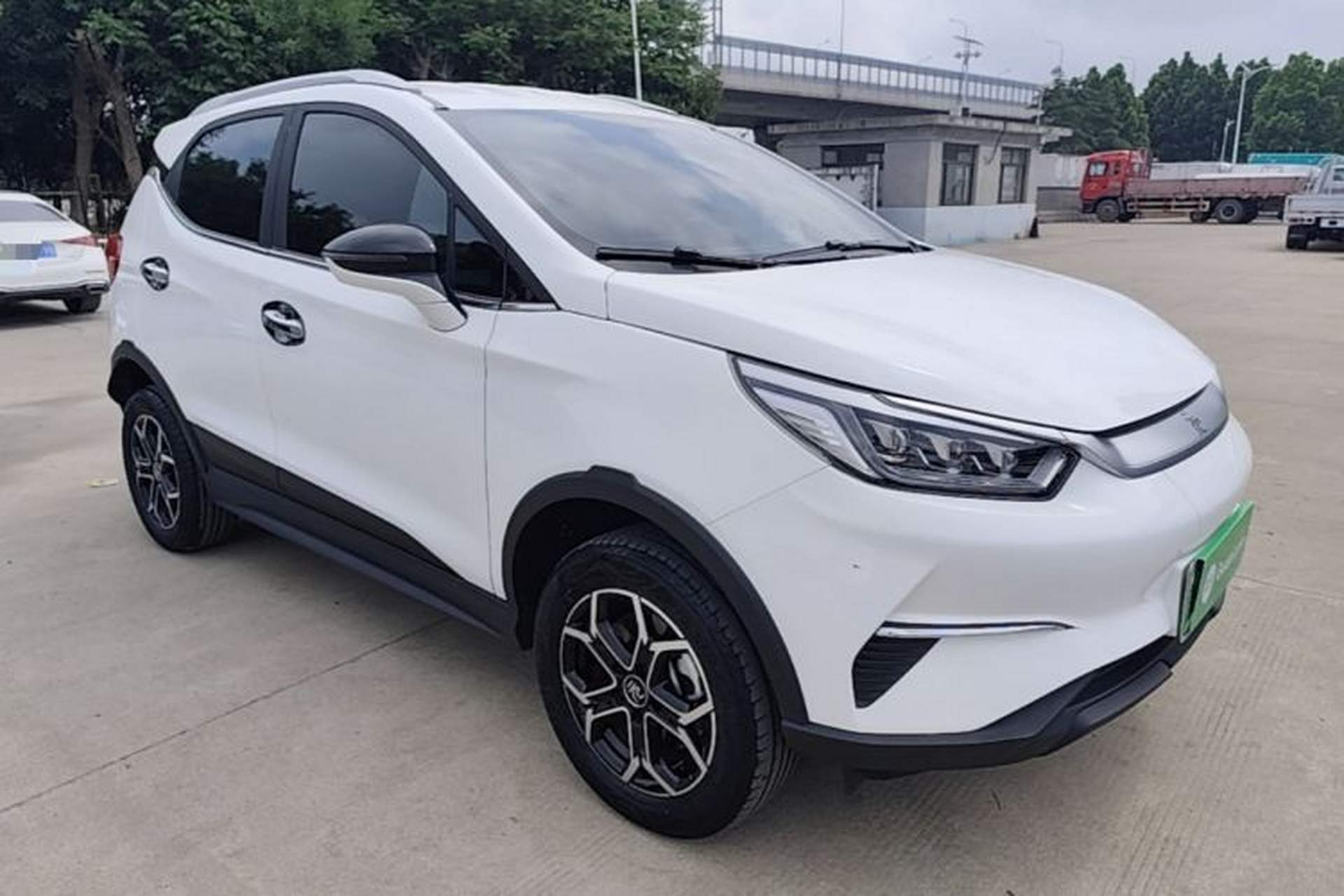 Used BYD Yuan Pro 2023 401KM Luxury Version Front Right 45 Deg