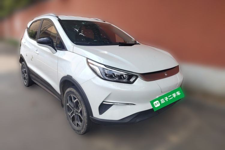 Used BYD Yuan Pro 2023 320KM Luxury Version Front Right 45 Deg