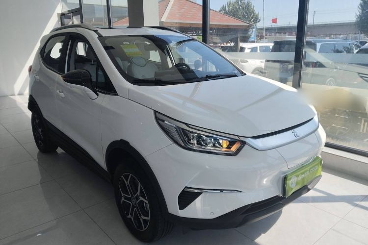 Used BYD Yuan Pro 2023 401 km Deluxe Version Front Right 45 Deg
