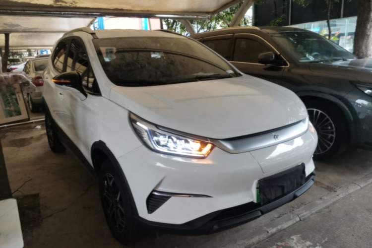 Used BYD Yuan Pro 2023 401KM Luxury Version Front Right 45 Deg