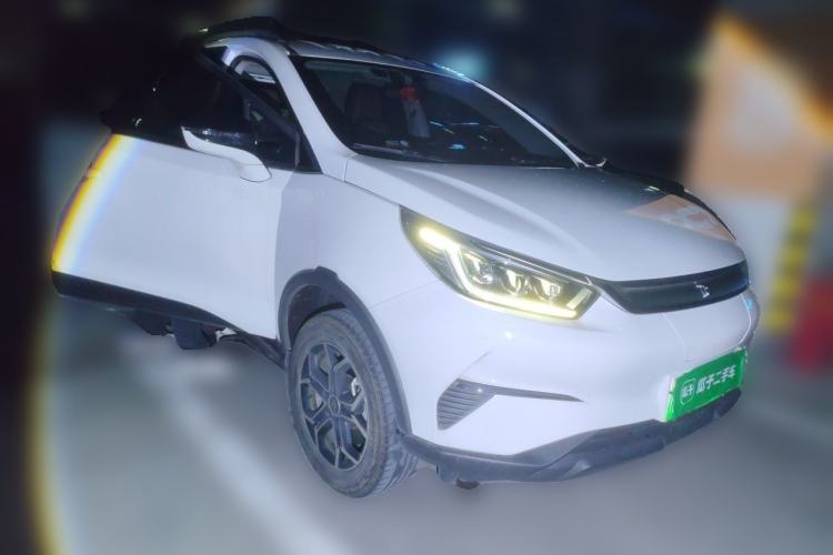 Used BYD Yuan Pro 2023 401KM Luxury Version Front Right 45 Deg