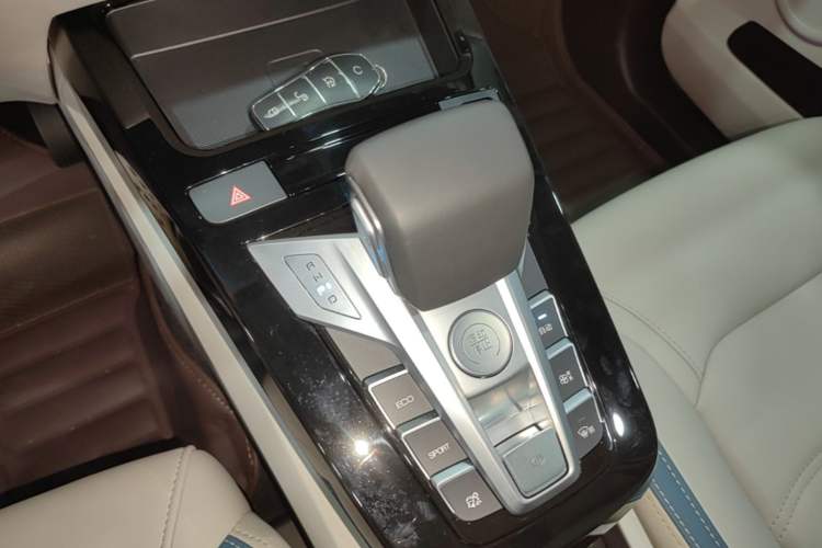 Used BYD Yuan Pro 2023 401 km Deluxe Version Gear Lever