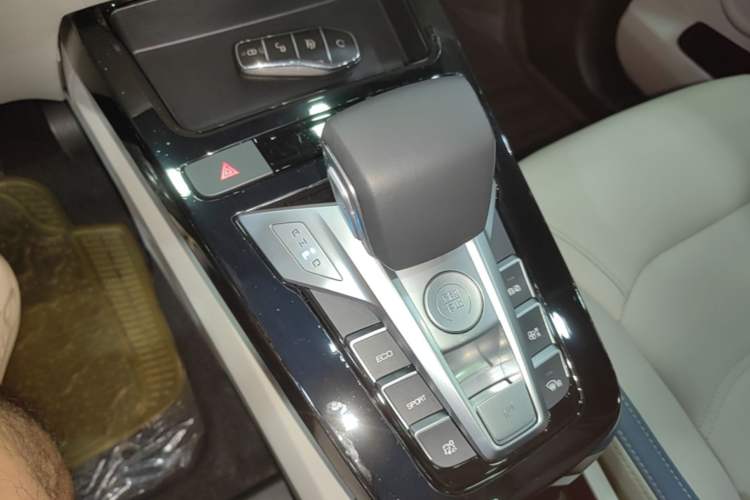 Used BYD Yuan Pro 2023 401 km Deluxe Version Gear Lever