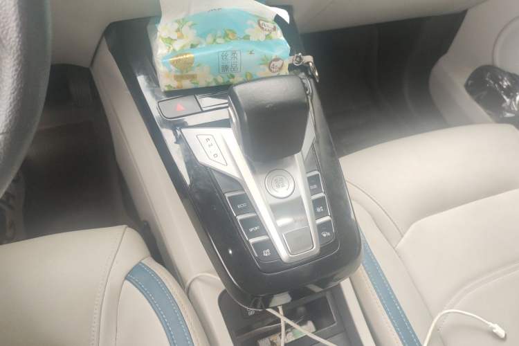 Used BYD Yuan Pro 2023 401 km Deluxe Version Gear Lever