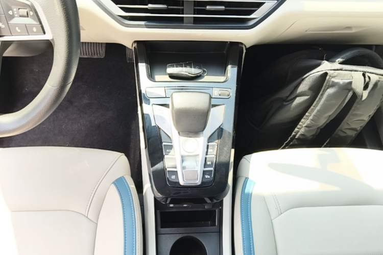 Used BYD Yuan Pro 2023 401KM Luxury Version Gear Lever