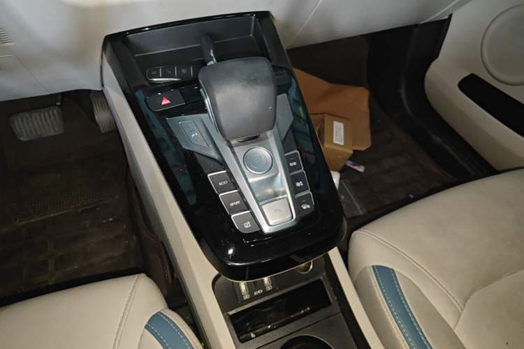 Used BYD Yuan Pro 2023 401 km Deluxe Version Gear Lever