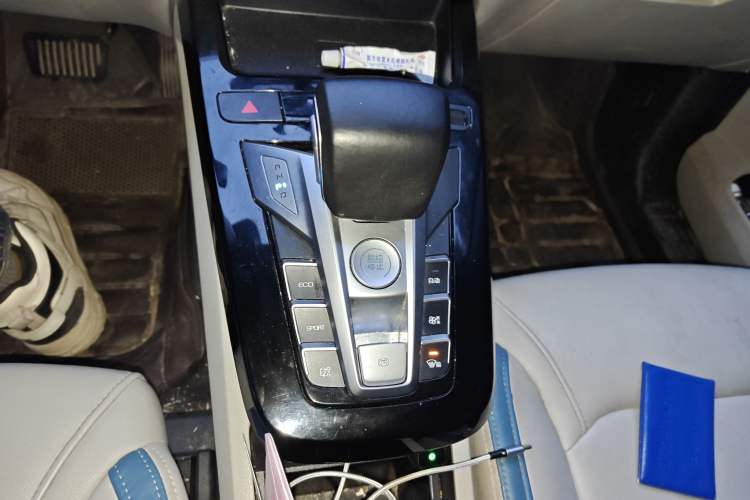Used BYD Yuan Pro 2023 401KM Luxury Version Gear Lever