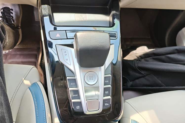 Used BYD Yuan Pro 2023 401KM Luxury Version Gear Lever