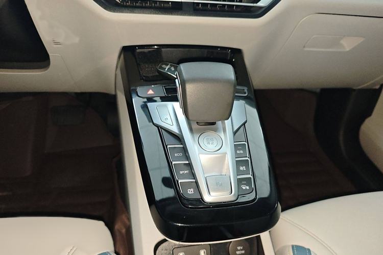 Used BYD Yuan Pro 2023 320KM Luxury Version Gear Lever
