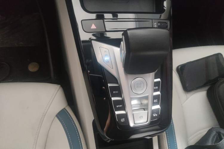 Used BYD Yuan Pro 2023 401KM Luxury Version Gear Lever