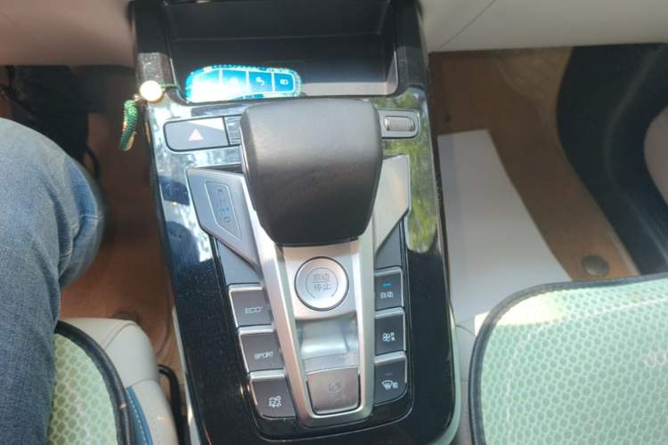 Used BYD Yuan Pro 2023 401KM Luxury Version Gear Lever