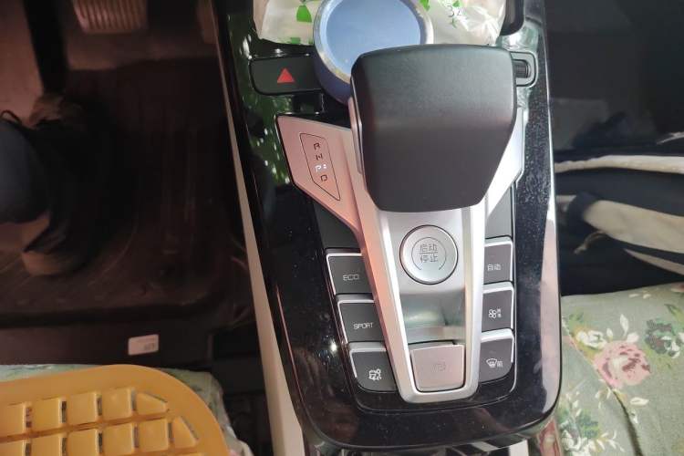 Used BYD Yuan Pro 2023 320KM Luxury Version Gear Lever