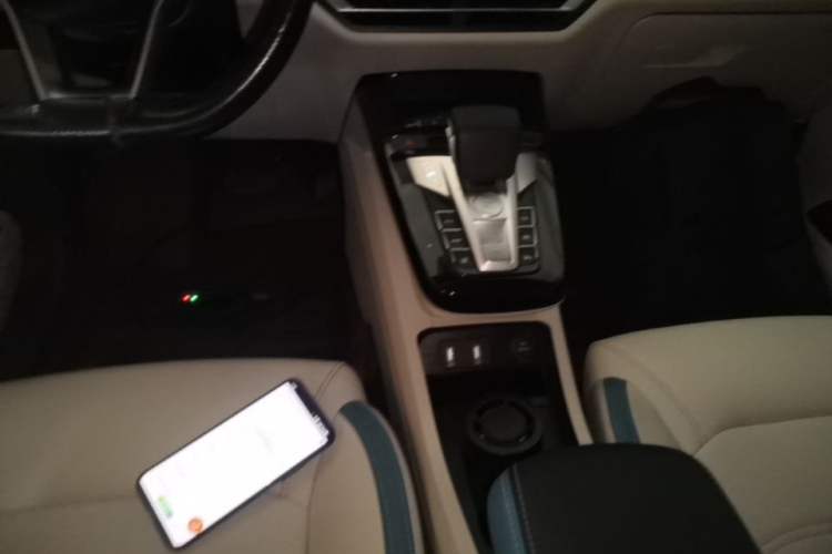 Used BYD Yuan Pro 2023 401KM Luxury Version Gear Lever