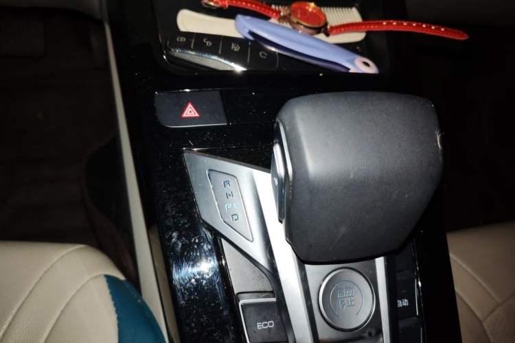 Used BYD Yuan Pro 2023 401KM Luxury Version Gear Lever