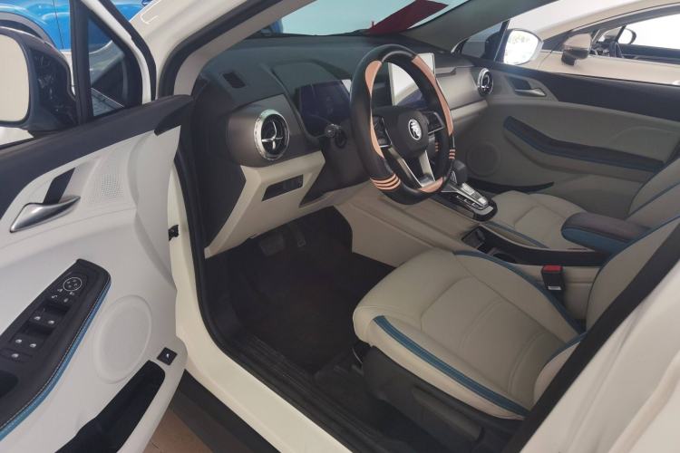 Used BYD Yuan Pro 2023 320KM Luxury Version Interior 2