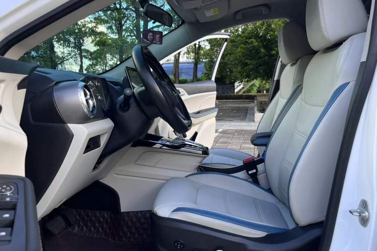 Used BYD Yuan Pro 2023 401KM Luxury Version Interior 2