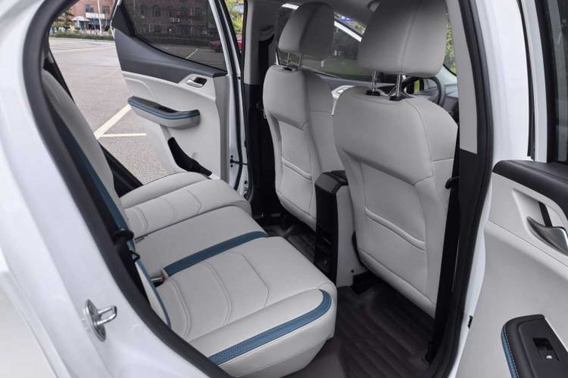 Used BYD Yuan Pro 2023 320KM Luxury Version Interior 2