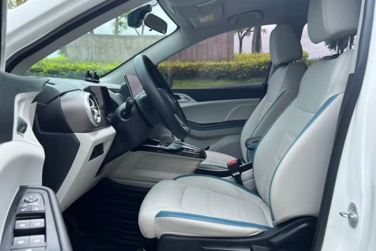 Used BYD Yuan Pro 2023 401KM Luxury Version Interior 2