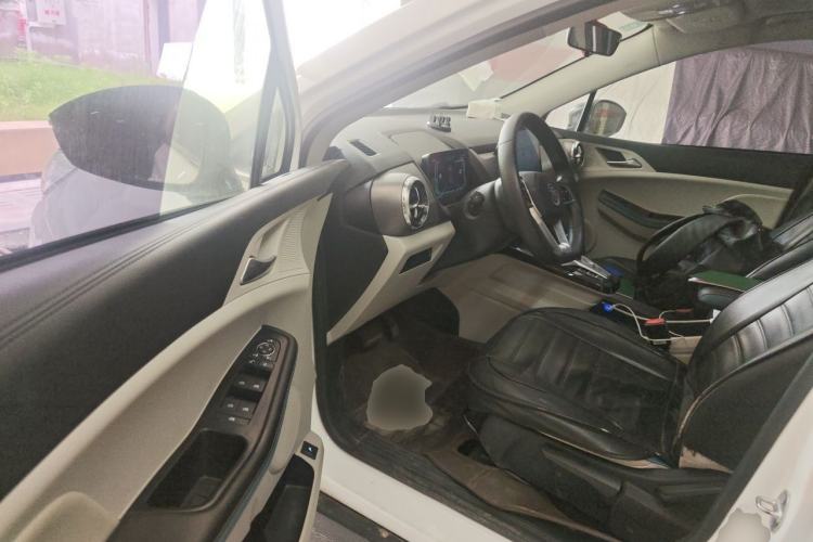 Used BYD Yuan Pro 2023 401 km Deluxe Version Interior 3