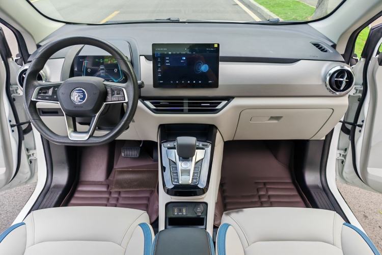 Used BYD Yuan Pro 2023 401 km Deluxe Version Interior 3
