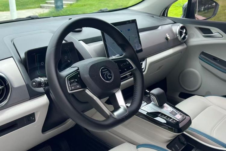 Used BYD Yuan Pro 2023 401KM Luxury Version Interior 3