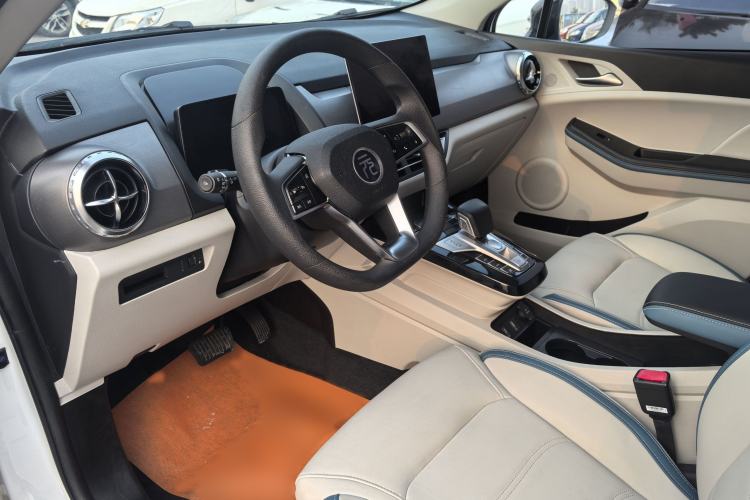 Used BYD Yuan Pro 2023 401KM Luxury Version Interior 3