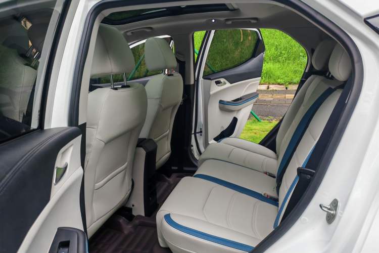 Used BYD Yuan Pro 2023 401 km Deluxe Version Interior 4
