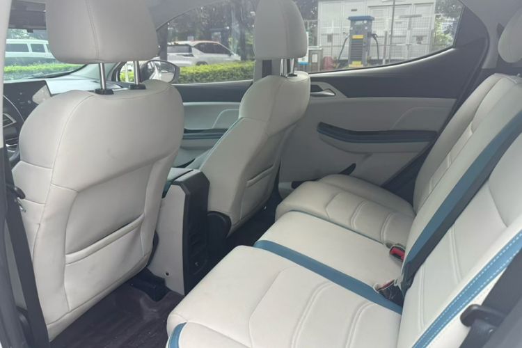Used BYD Yuan Pro 2023 401 km Deluxe Version Interior 4
