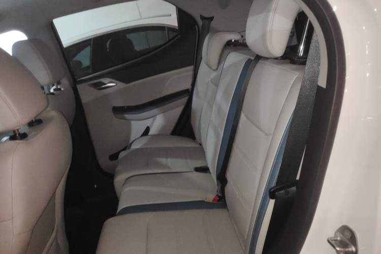 Used BYD Yuan Pro 2023 401 km Deluxe Version Interior 4
