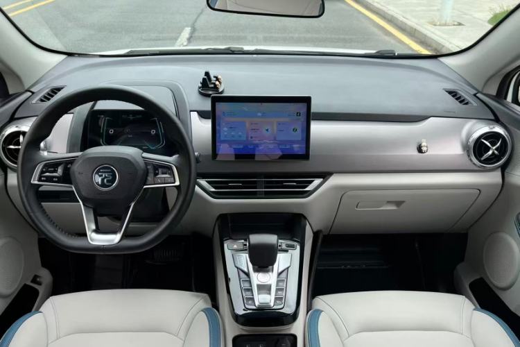 Used BYD Yuan Pro 2023 401KM Luxury Version Interior 4