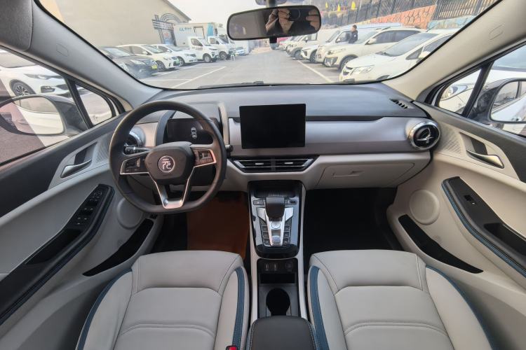 Used BYD Yuan Pro 2023 401KM Luxury Version Interior 4