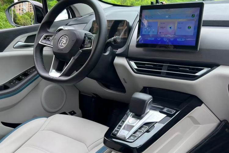 Used BYD Yuan Pro 2023 401KM Luxury Version Interior 5