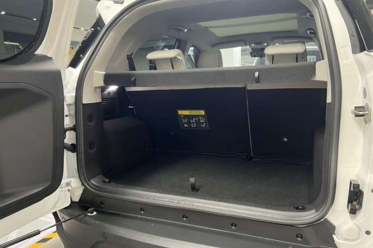 Used BYD Yuan Pro 2023 401 km Deluxe Version Interior 5
