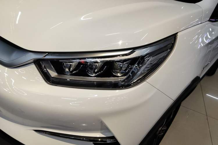 Used BYD Yuan Pro 2023 401 km Deluxe Version Left Front Headlight