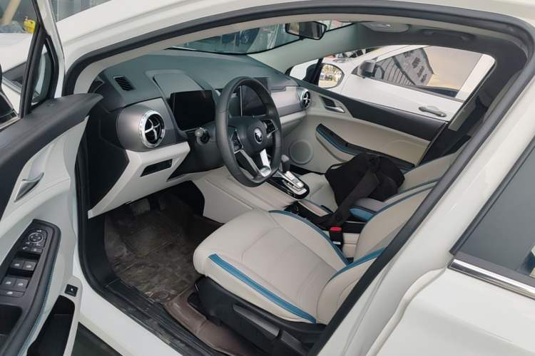 Used BYD Yuan Pro 2023 401 km Deluxe Version Left Front Seat