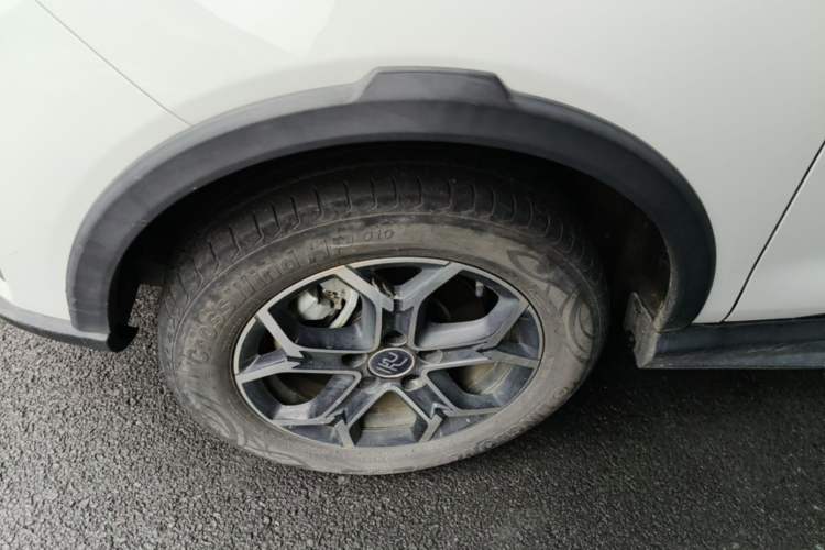 Used BYD Yuan Pro 2023 401 km Deluxe Version Left Front Wheel Hub