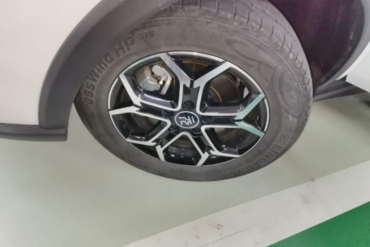 Used BYD Yuan Pro 2023 401 km Deluxe Version Left Front Wheel Hub