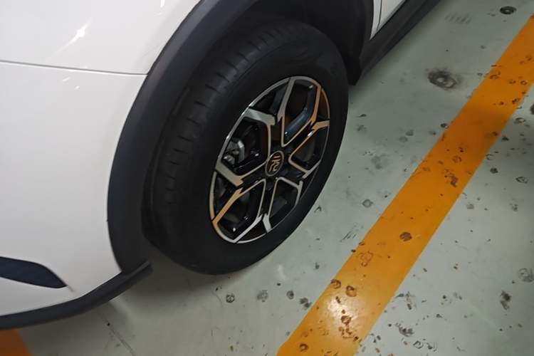 Used BYD Yuan Pro 2023 401KM Luxury Version Left Front Wheel Hub