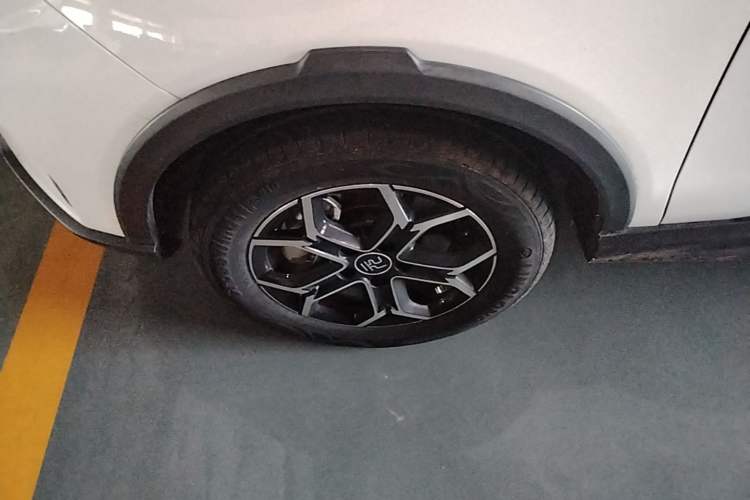 Used BYD Yuan Pro 2023 401 km Deluxe Version Left Front Wheel Hub