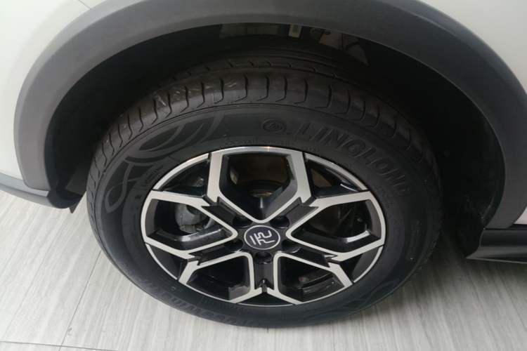 Used BYD Yuan Pro 2023 401KM Luxury Version Left Front Wheel Hub
