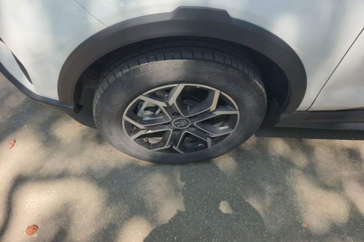 Used BYD Yuan Pro 2023 401KM Luxury Version Left Front Wheel Hub
