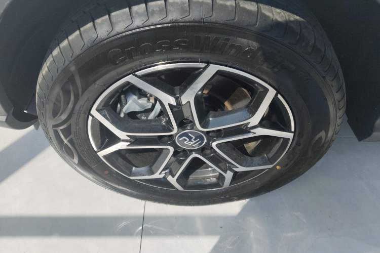 Used BYD Yuan Pro 2023 401 km Deluxe Version Left Front Wheel Hub