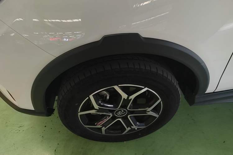 Used BYD Yuan Pro 2023 320KM Luxury Version Left Front Wheel Hub